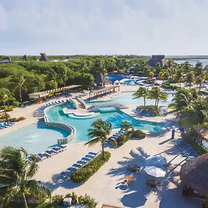 Bluebay Grand Esmeralda Semesteranläggning (resort)